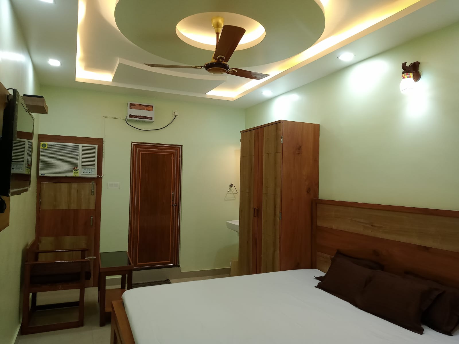 AC Double Bedrooms - Kali Dham Guest House Puri